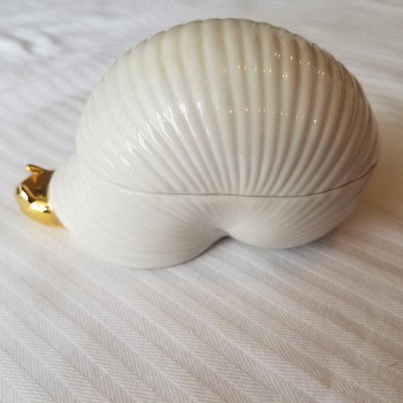 Porcellane D'Arte Agostinelli Ivory and Gold Snail Trinket Box Italy - Picture 6 of 6
